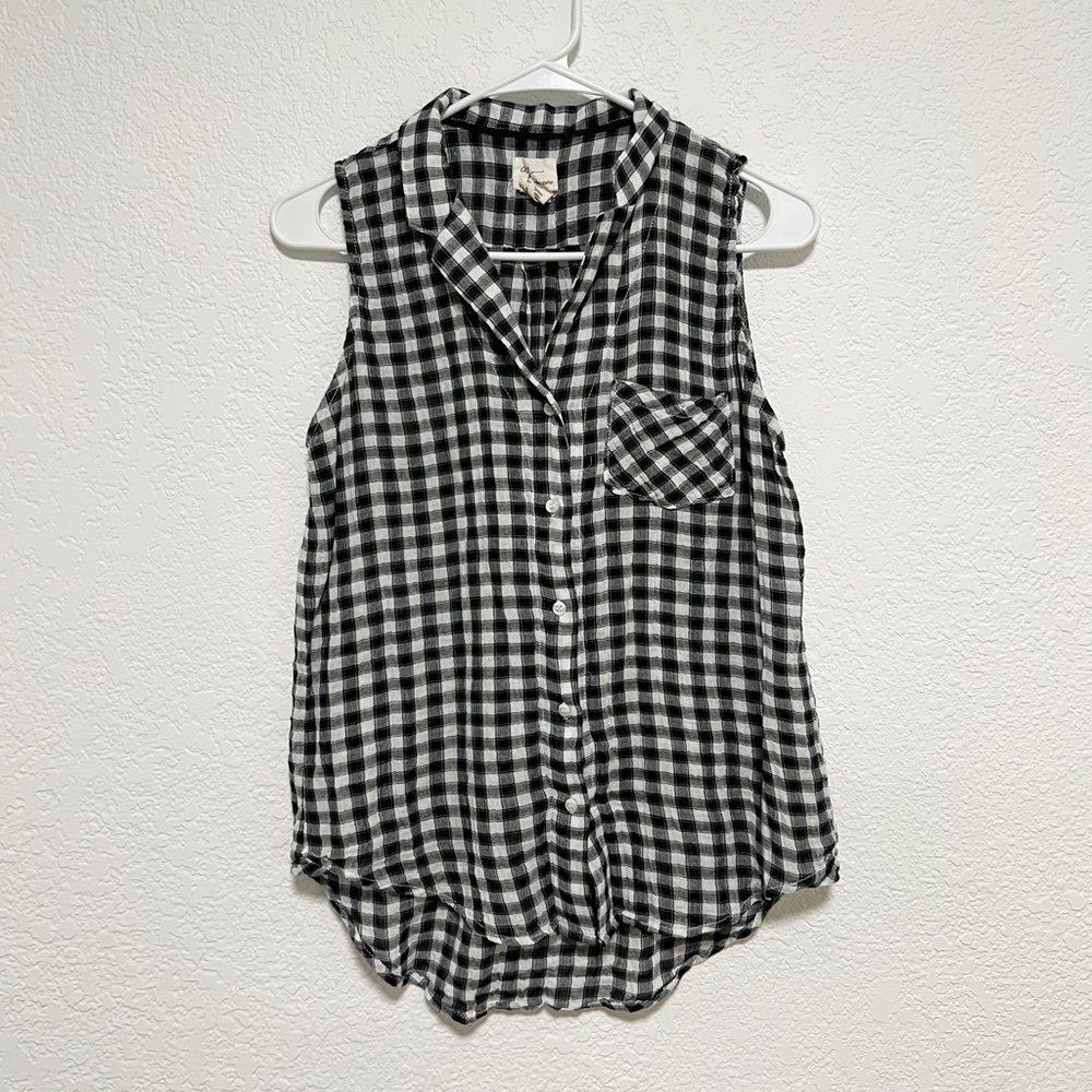 ANDREA JOVINE Sleeveless Button-Down Checkered Top